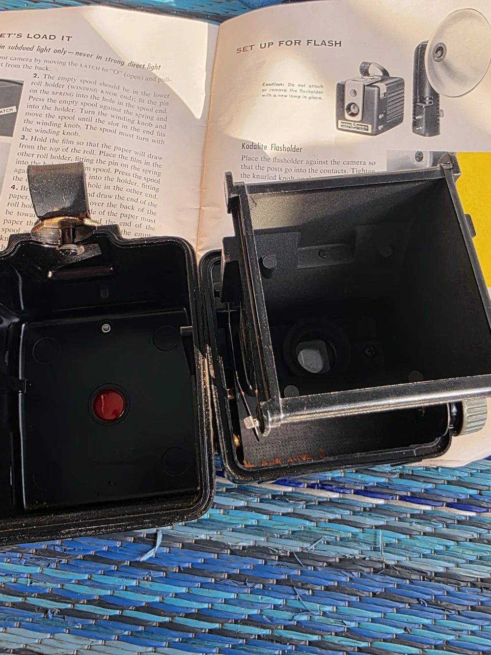 1950s Kodak Brownie Hawkeye Flash Camera in Black with Red Logo* Collectors Item